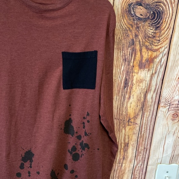 Men’s‎ Libertador Tee Shirt Size Large Longer Length Maroon Black with Pocket - Picture 7 of 8